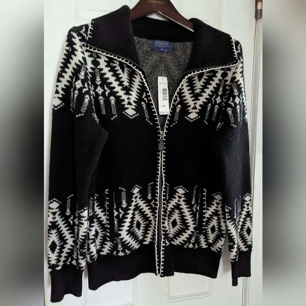 NWT, PENDLETON zip up sweater, sz Med
